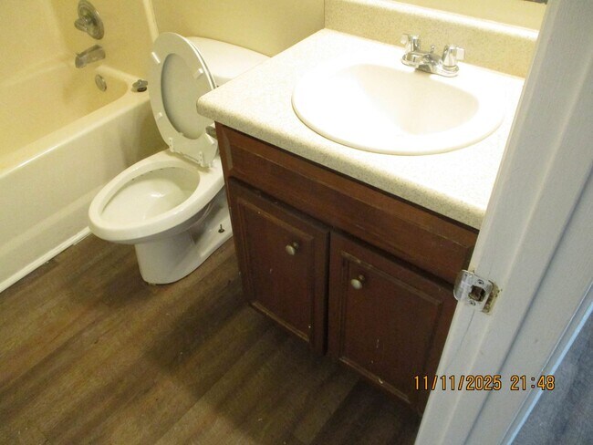 Foto del edificio - 3949 Rodnor Forest Ln