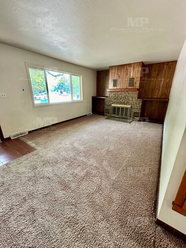 Foto del edificio - 1109 Fairview Dr