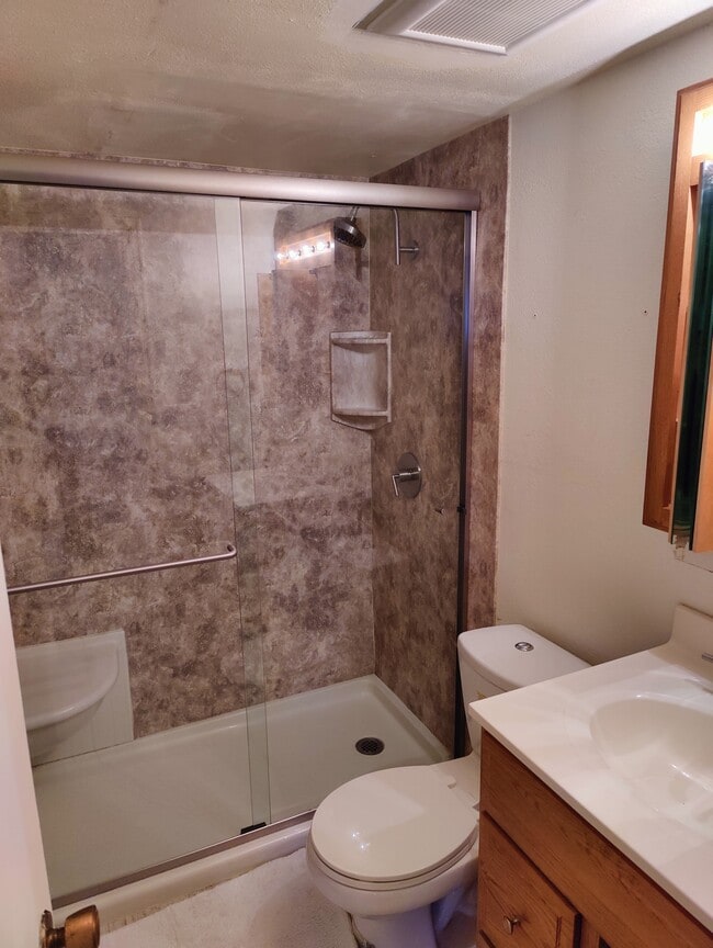 Building Photo - 3250 Oneal Cir