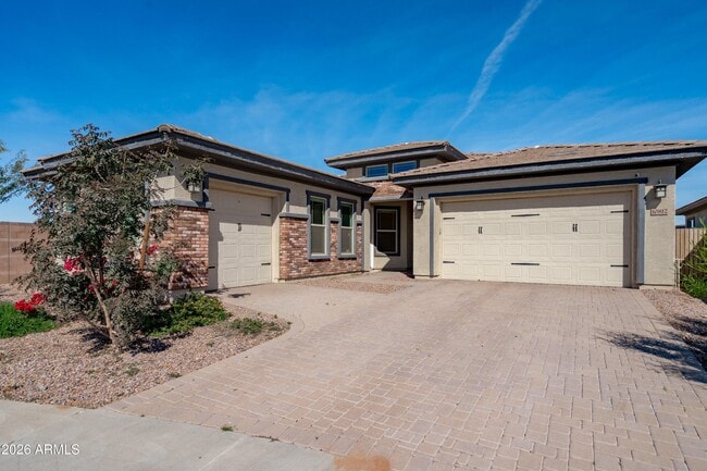 Building Photo - 10812 E Tesla Ave