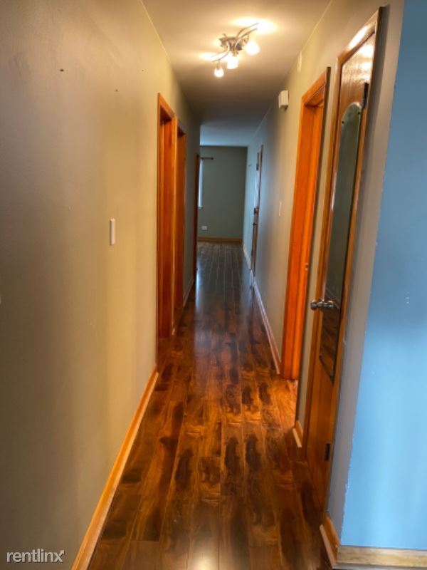 Foto del edificio - 5936 W Addison St