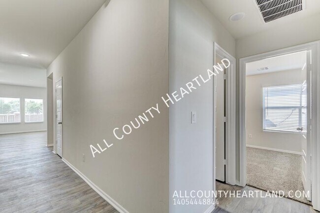 Foto del edificio - 3425 Molly Dr