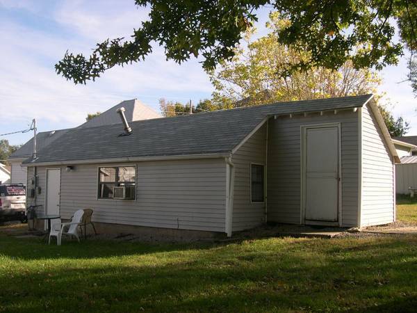 Primary Photo - Super Cute Studio!