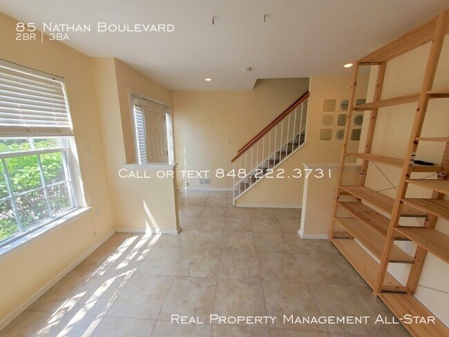 Foto del edificio - 85 Nathan Blvd