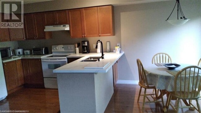 Building Photo - 563 Chablis Dr