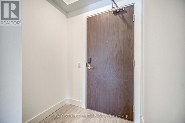 Photo du bâtiment - 6 Greenbriar Rd