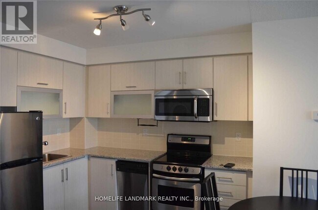 Building Photo - 275 Yorkland Rd