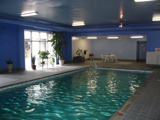 Photo du bâtiment - Regent Court Apartments