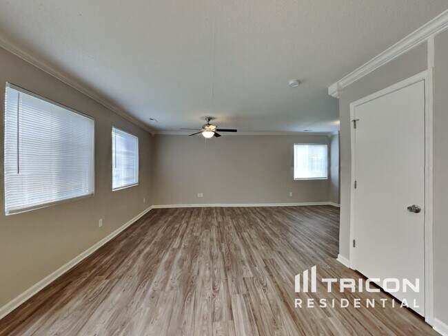 Building Photo - 7 Selsey Court Greensboro NC