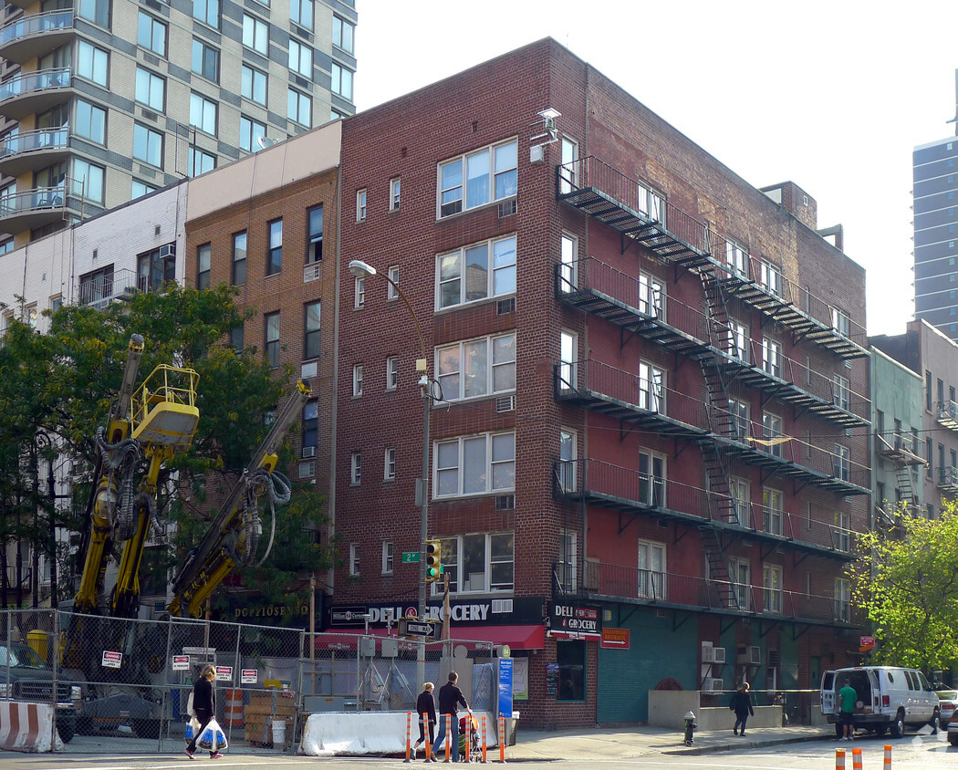 Primary Photo - 1624 Second Ave
