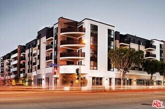 Building Photo - 1518 Federal Los Angeles Ca