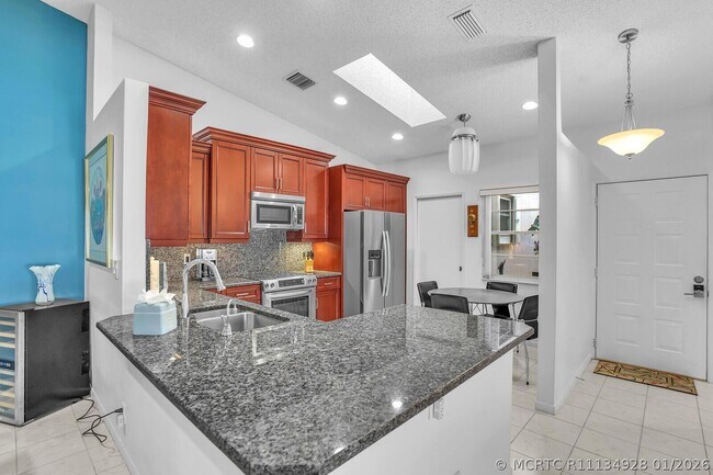 Building Photo - 6099 Waldwick Cir