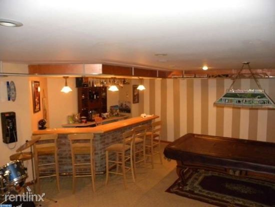 Building Photo - 1044 Chanticleer Dr