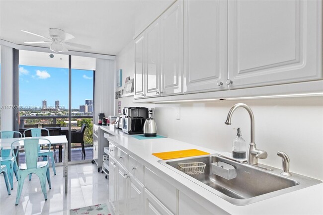 Foto del edificio - 3598 Yacht Club Dr