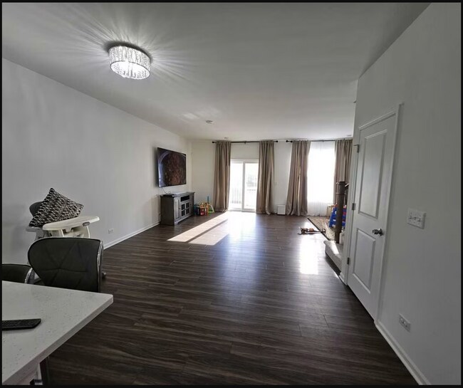 Dining/ Extended Living Space - 516 Wolverine Dr