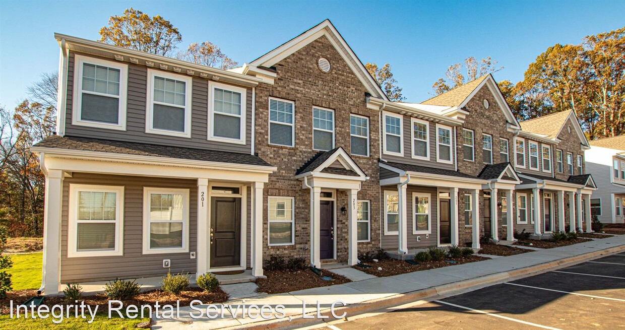 Primary Photo - 2 br, 2.5 bath House - 211 Hammersmith TR