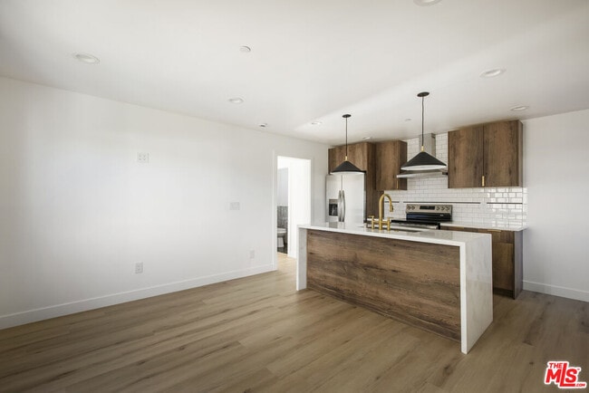 Foto del edificio - 2653 Vineyard Ave