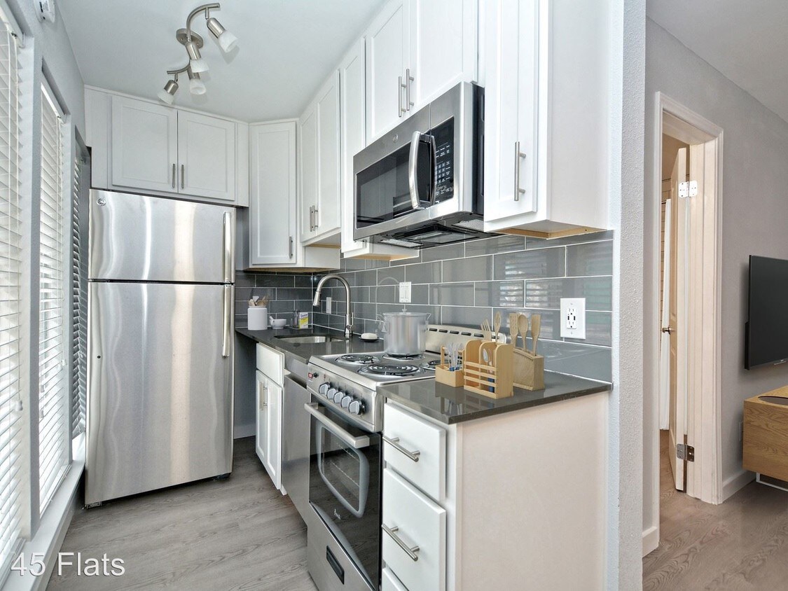 Primary Photo - 4546-4558 Avenue A