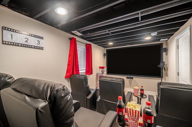 Foto del edificio - 7411 W 56th St