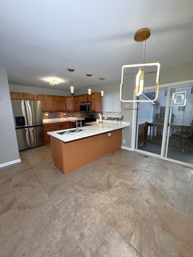 Building Photo - 893 Clover Ln