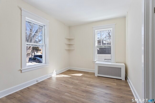 Building Photo - 32 Bartlett Ave