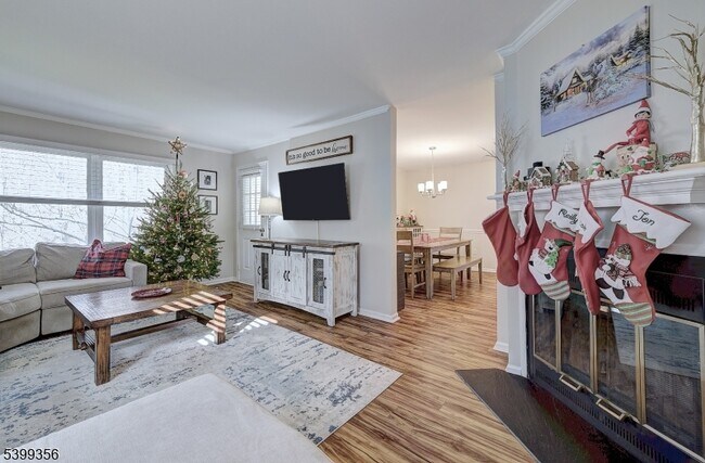 Building Photo - 17 Heritage Dr