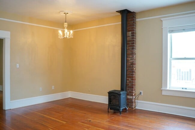 Foto del edificio - Urban DREAM! Spacious Corner 1-Bedroom w/F...