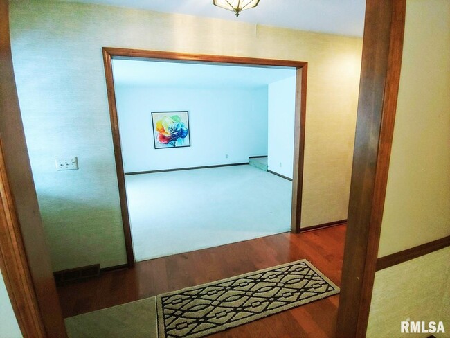 Foto del edificio - 4425 Aspen Hills Cir