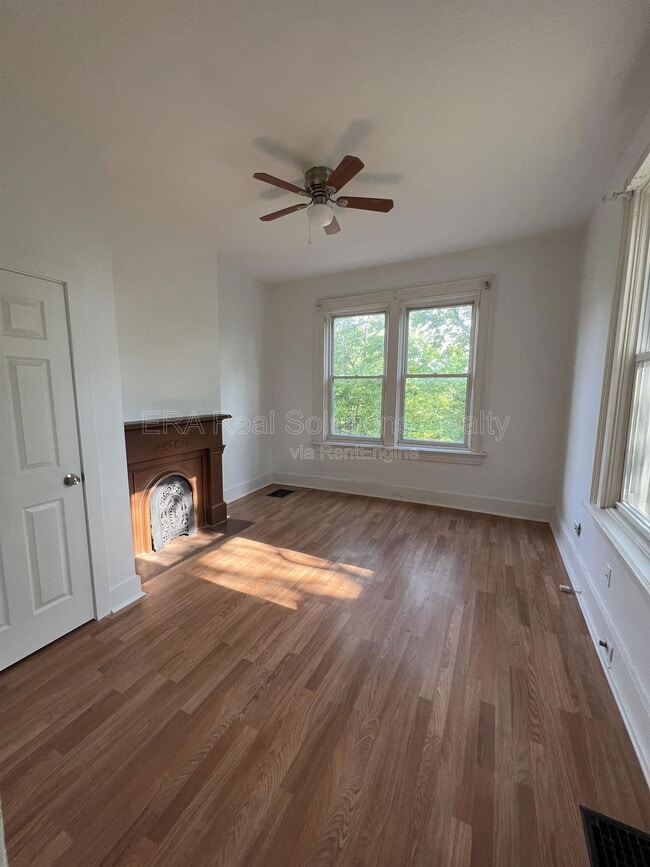 Foto del edificio - 164 Forest Ave