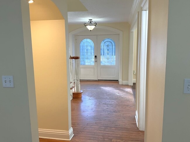 Building Photo - 207 Flamingo Ln