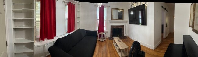 Foto del edificio - 30 Merrick Ave