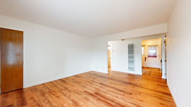 Building Photo - 2727 McGee Ave