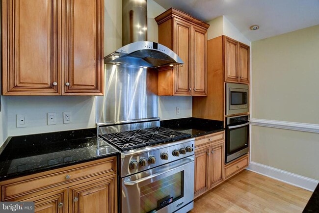 Foto del edificio - 4900 Indian Ln NW