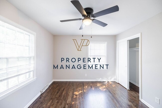 Foto del edificio - 6643-6645 Floyd St