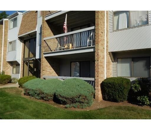Building Photo - 913 Edison Glen Terrace