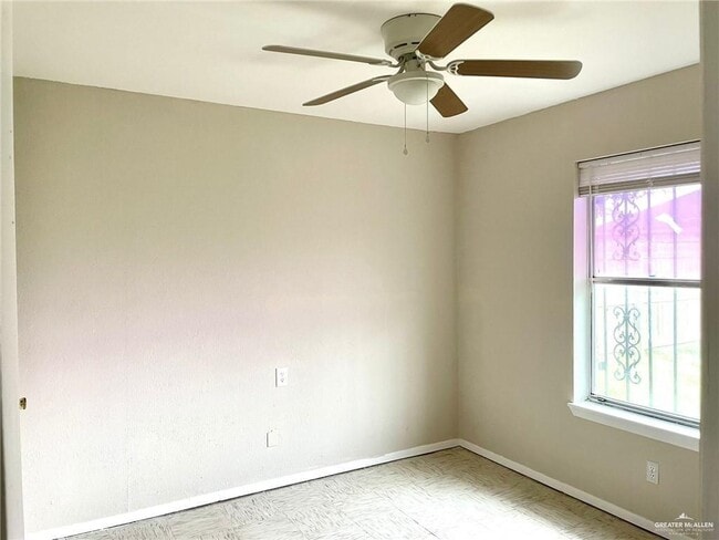 Building Photo - 9 Sun Dr