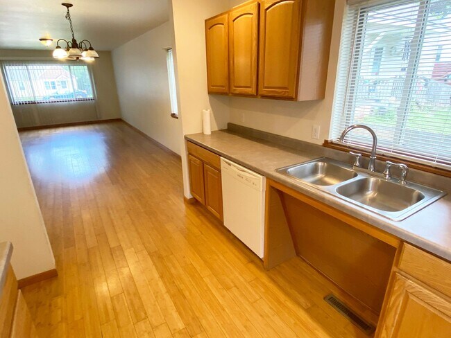 Foto del edificio - 2-Bedroom, 1-Bath Ranch Style Home - ADA C...