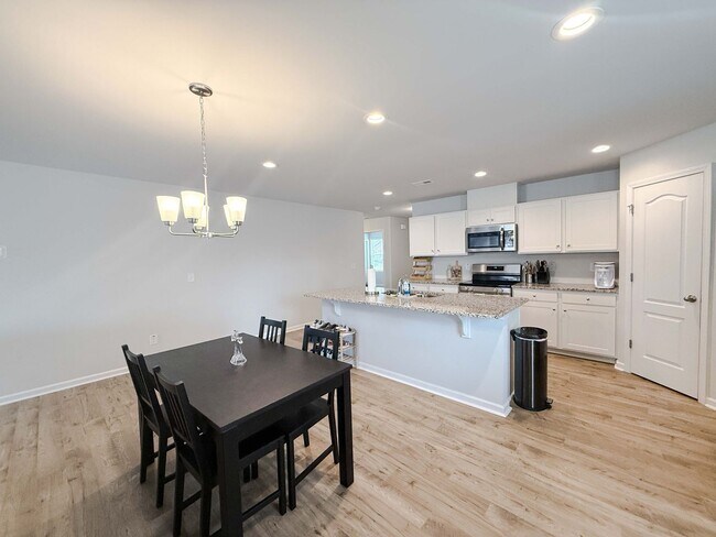 Building Photo - 127 Arlington Dr