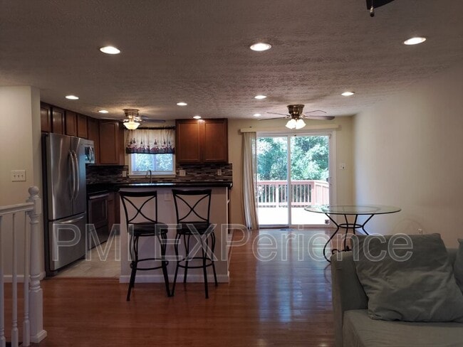 Building Photo - 204 Taurus Dr