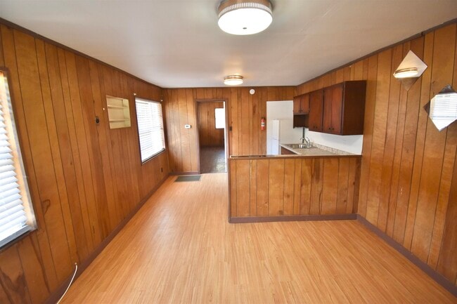 Building Photo - 2110 Keith St