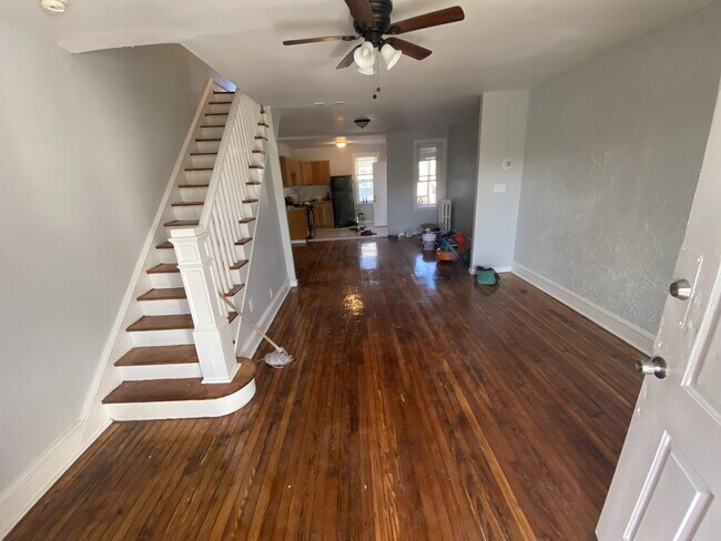 Building Photo - 1611 Woodlynne Ave