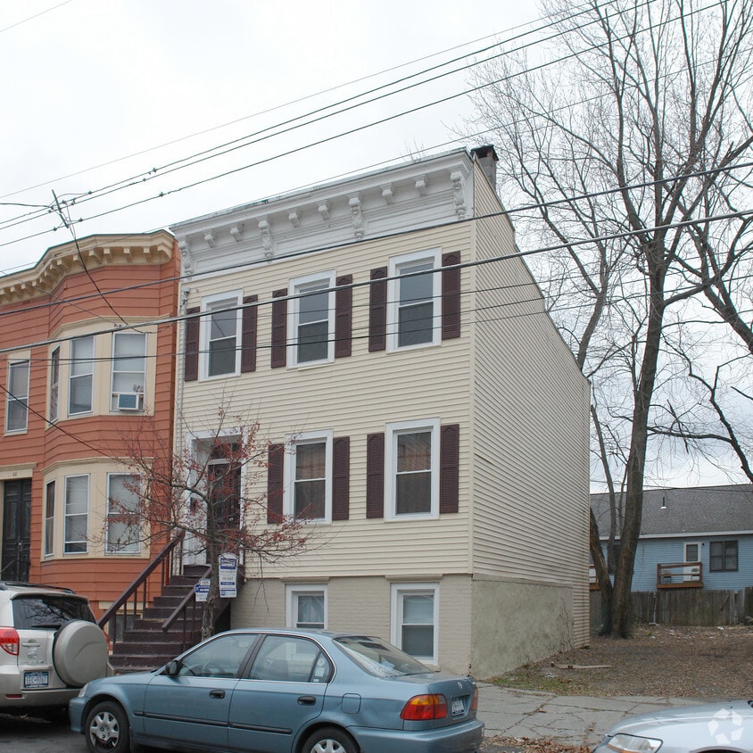 70 Dana Ave, Albany, NY 12208 Apartments in Albany, NY