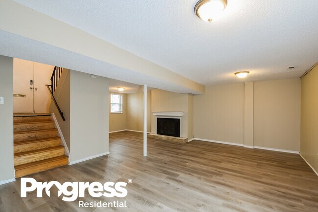 Building Photo - 2315 E Humes Ln