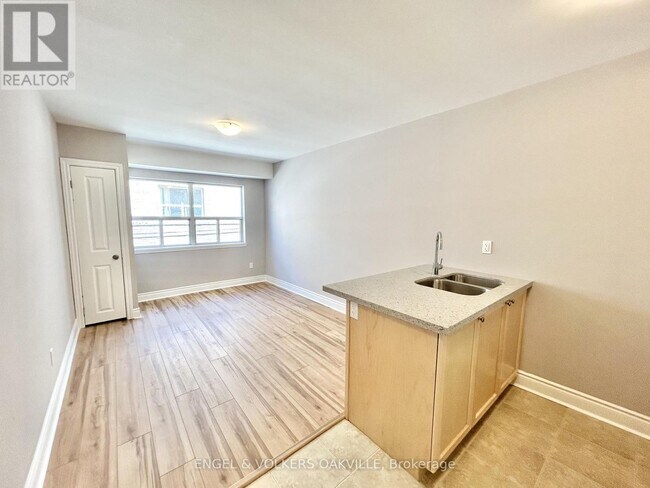 Photo du bâtiment - 11 Thirty Third St
