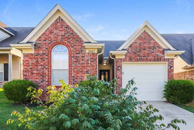 Foto del edificio - 2807 Maggie Woods Ln