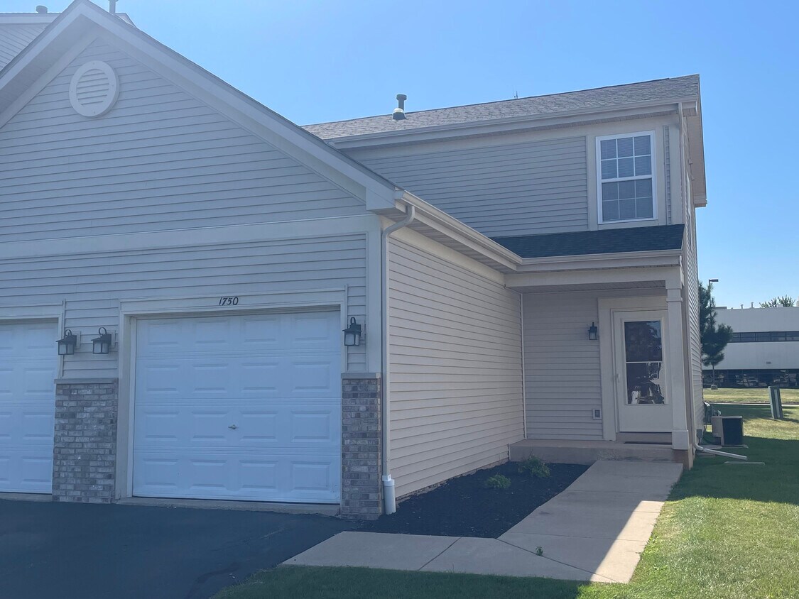 Foto principal - 1750 W Chrysler Dr