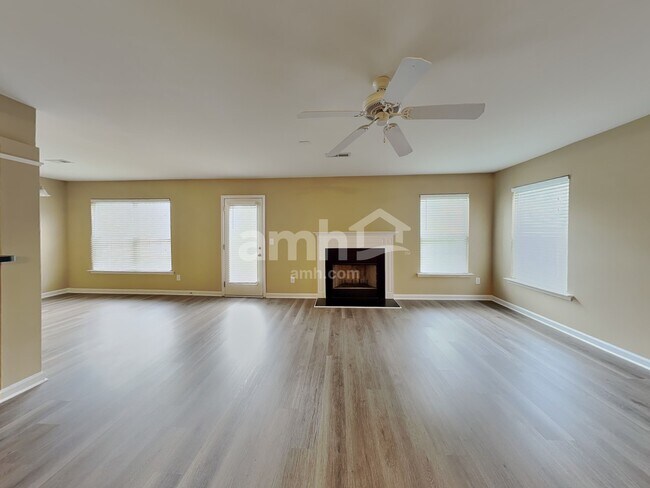 Foto del edificio - 501 Timber Meadow Lake Dr