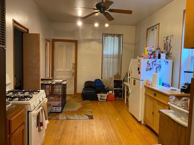 Foto del edificio - 2016 W 22nd Pl