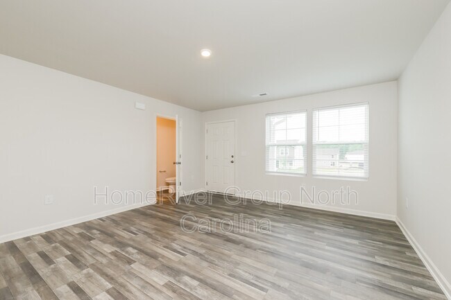 Foto del edificio - 749 Oak Bend Dr