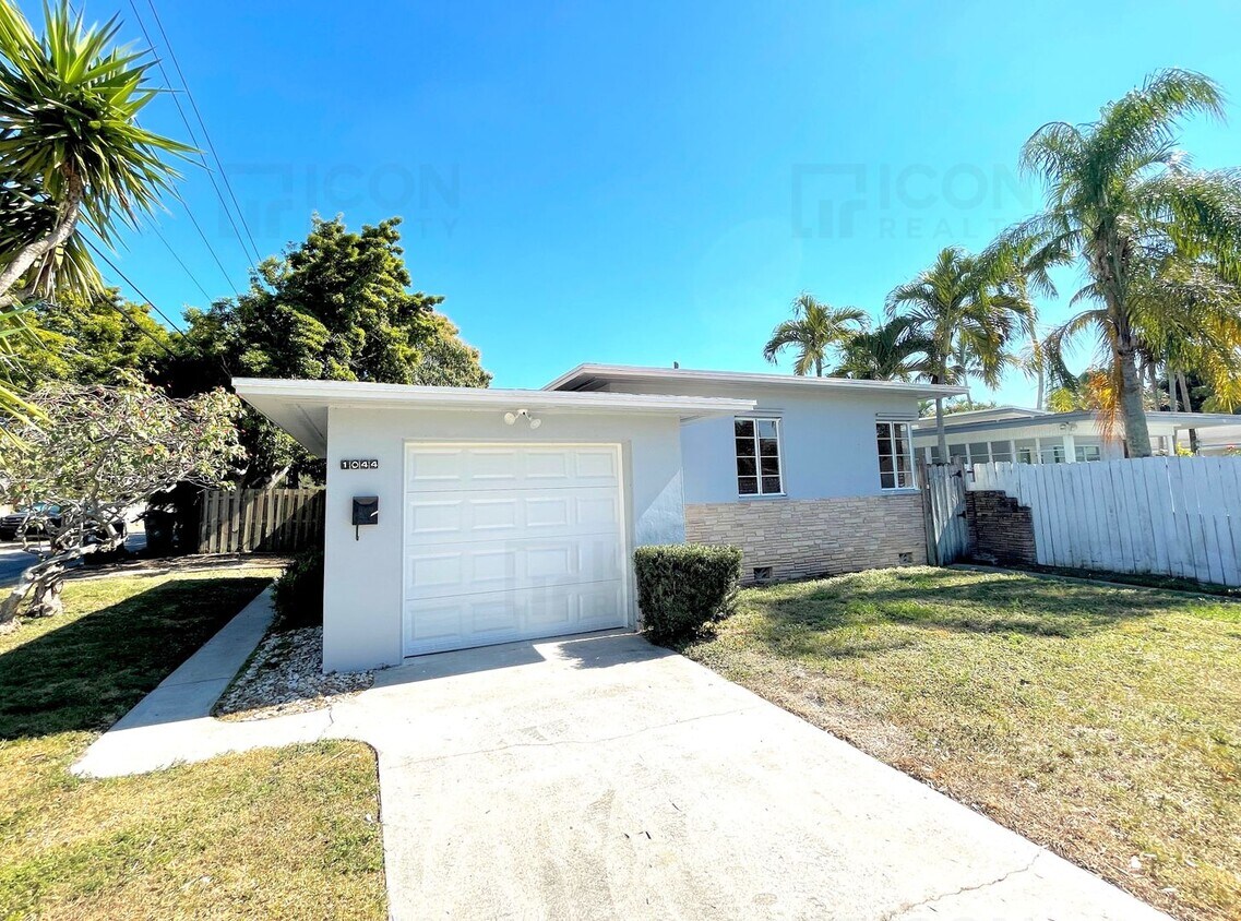 Foto principal - 1044 NE 16th Avenue
